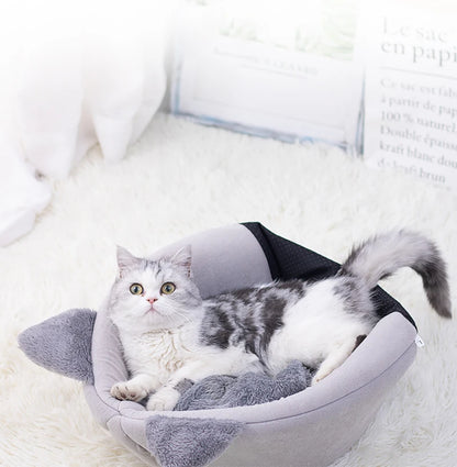 Perfect Winter Bed for Cats and Dogs: Cozy Cave for Ultimate Comfort™